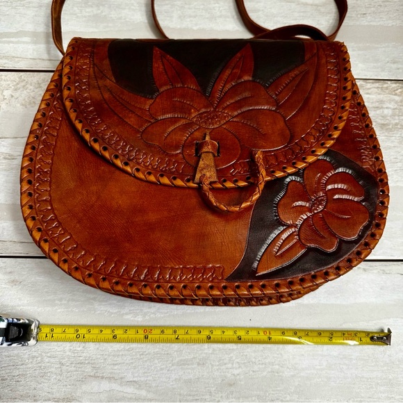 Hand Tooled Brown Leather Saddle Bag Crossbody Retro Boho Craftcore Cottagecore - Picture 2 of 15